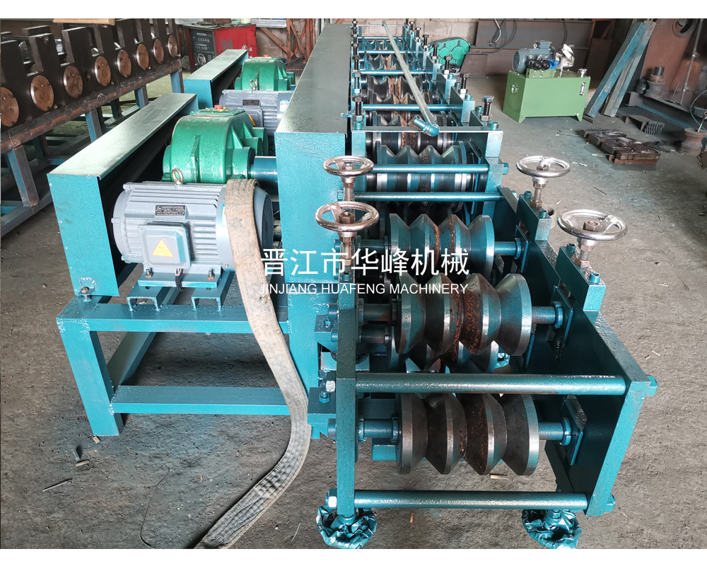 廢舊租賃腳手架圓管變方管機 架子管壓方管設備 建筑多規(guī)格圓管變方管設備